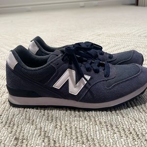 New Balance Sneaker Women’s Size 10 Navy